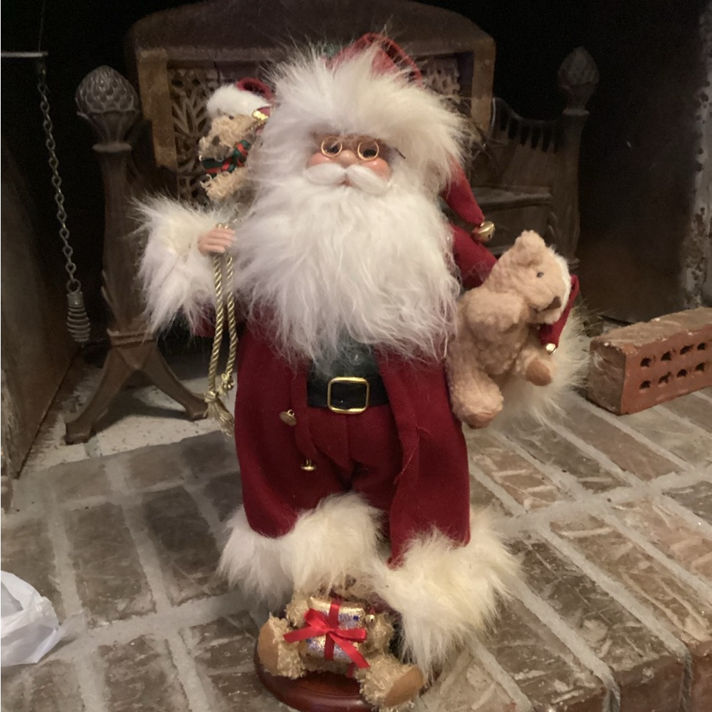Santa Clause statue/figurine